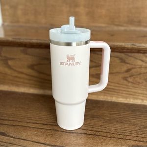 Reese Witherspoon Exclusive Stanley Flowstate Tumbler Rose Quartz w/stickers!